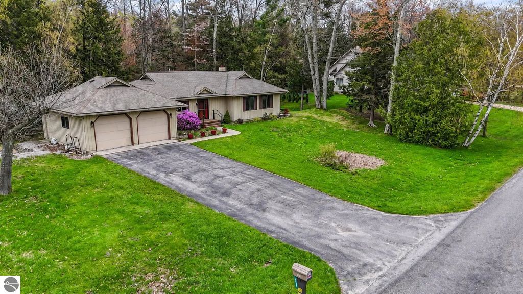 6831 E Harbor Drive, Elk Rapids
