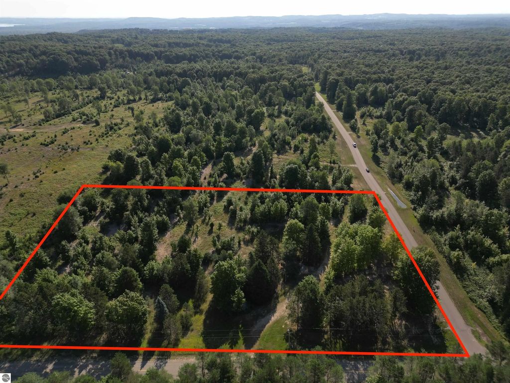 1007 E Solaris Way, Maple City