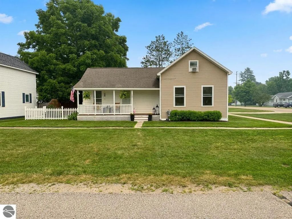 229 Sixth Avenue, Tawas City