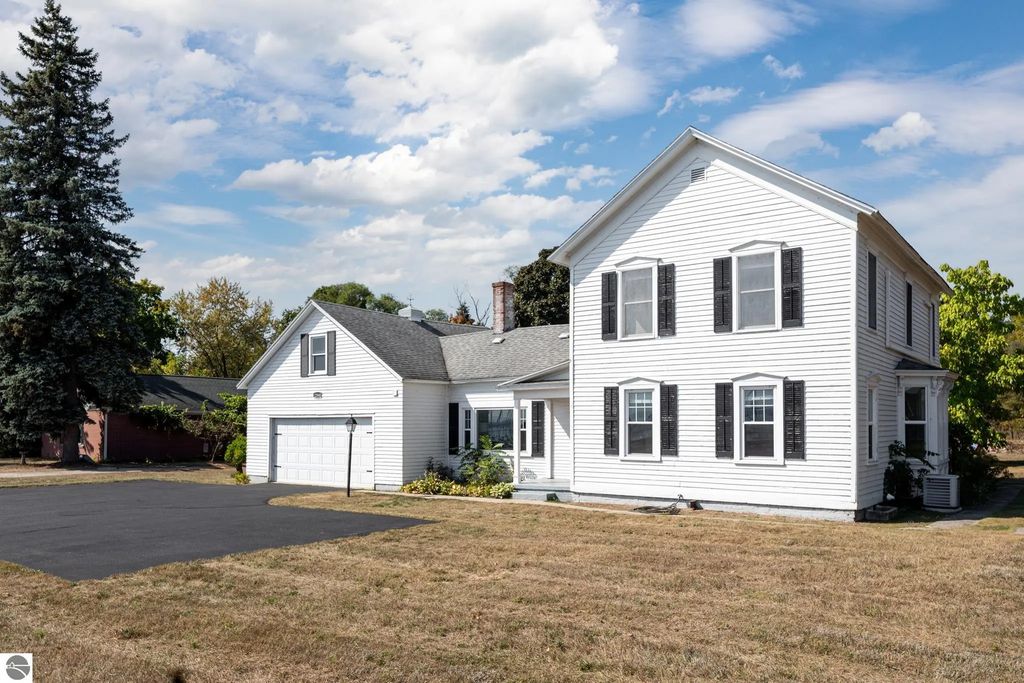12840 S West Bay Shore Drive, Traverse City