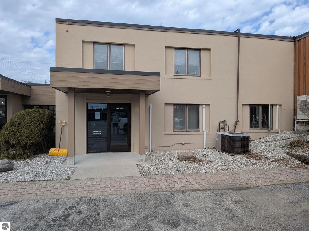 3054 Cass Road B, Traverse City