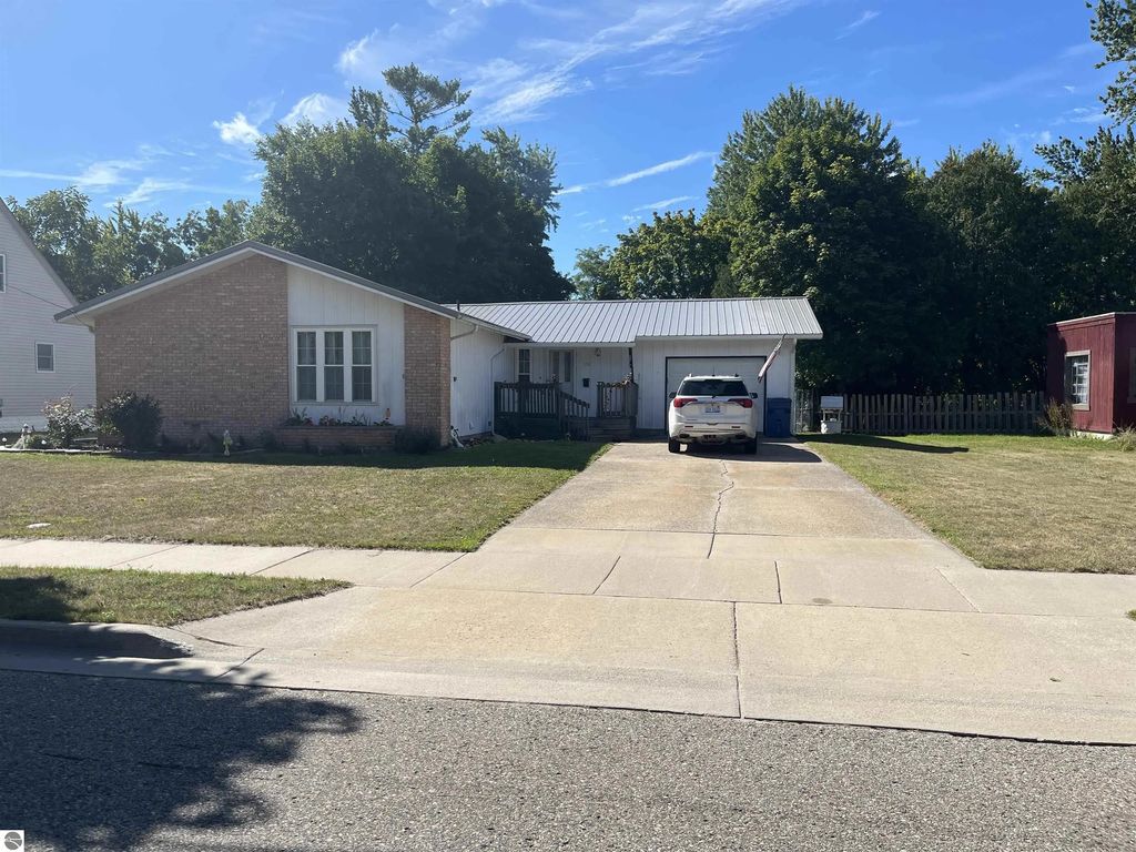 330 Orchard Street, Standish