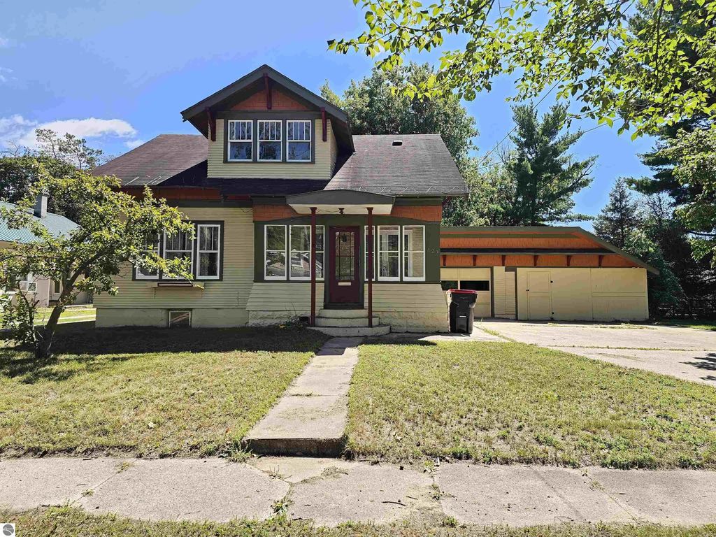 129 W Stimson Street, Reed City
