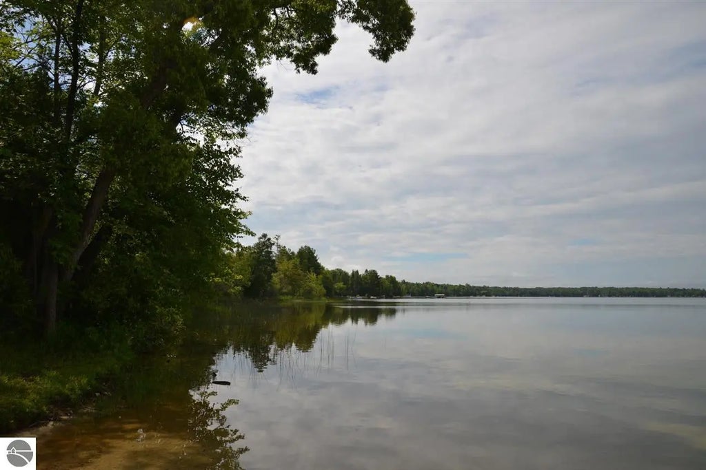 Birch Pointe Drive, Kewadin