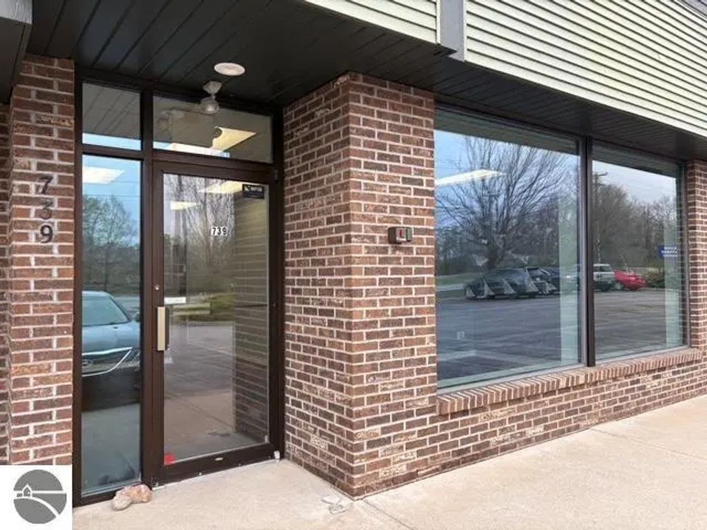 739 Woodmere Avenue 3, Traverse City