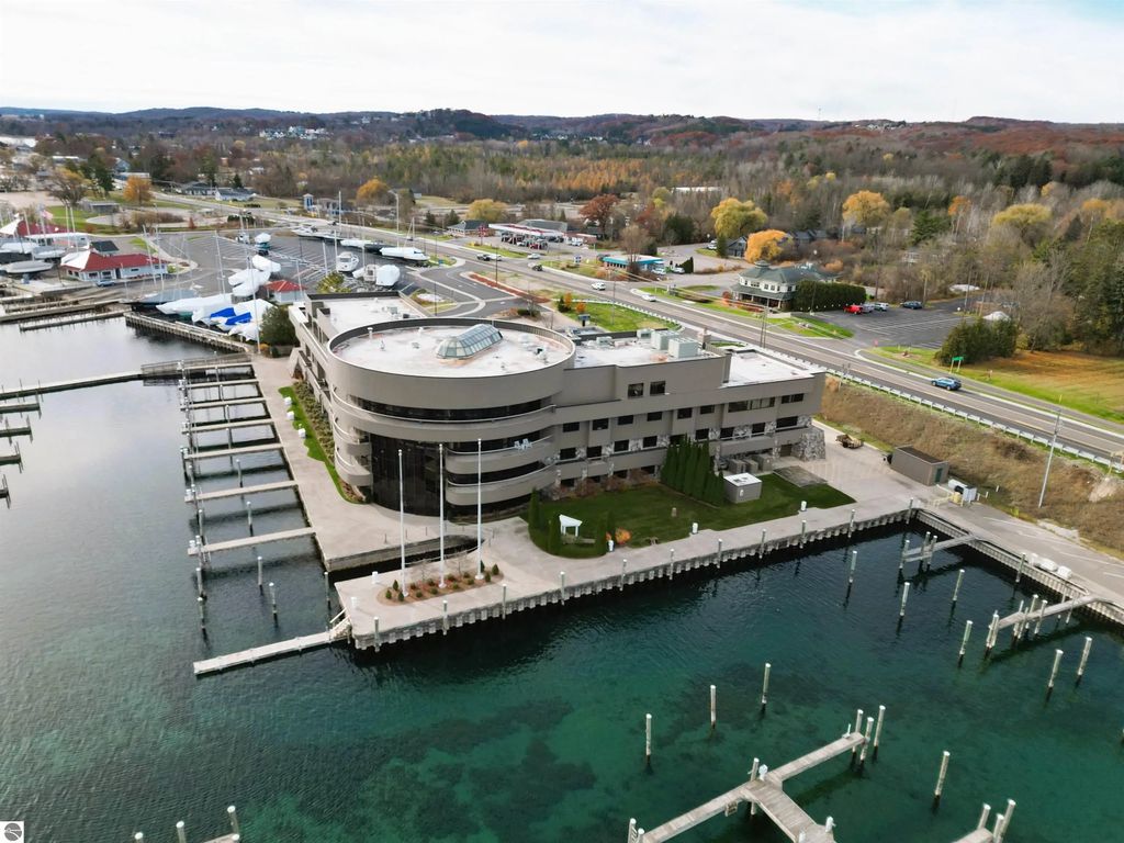 12935 Sw Bayshore Drive F, Traverse City