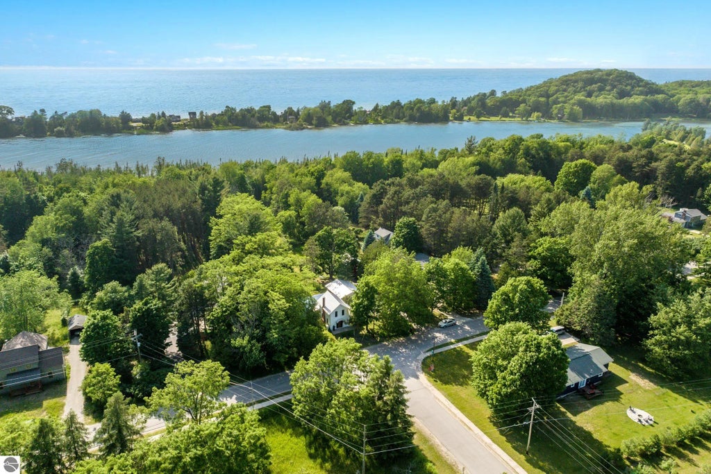 11256 S Lacore Road, Empire