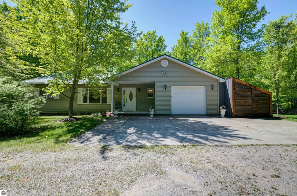 8134 Nw Ruttan Road, Alden