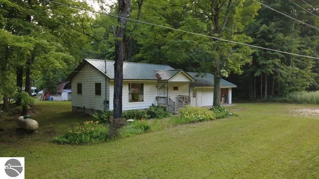 7769 Covert Road, Mancelona