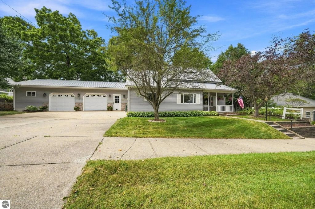 1126 Laurel Street, Cadillac