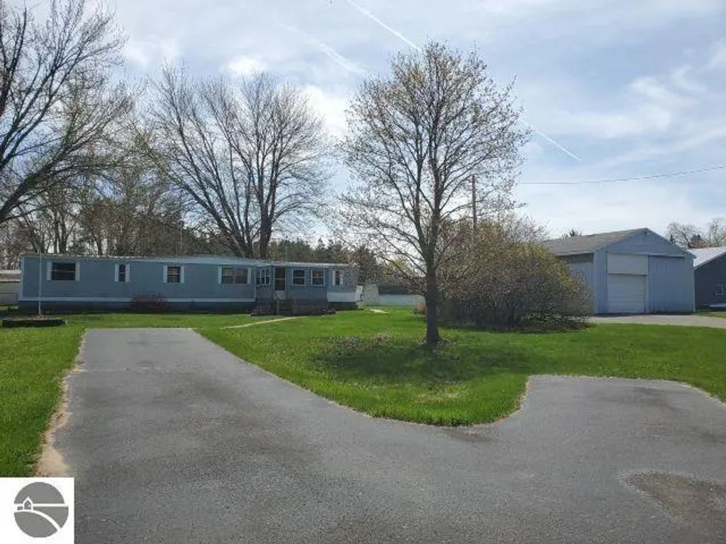 2890 Twin Lake Road, Lupton