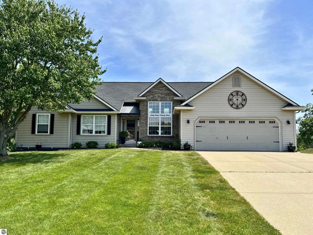 6394 Waterclover Street, Scotts