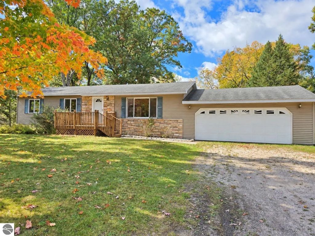 3868 Cecil Road, Cadillac