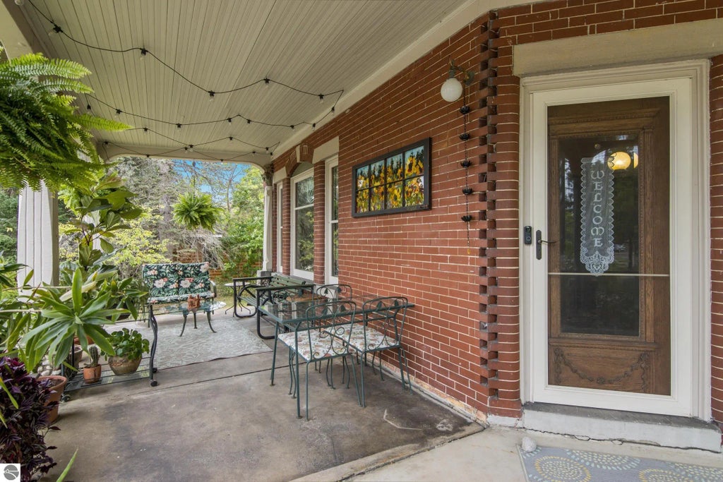 402 E Cayuga Street, Bellaire