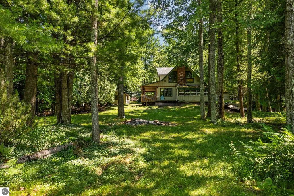 10000 Harmony Drive, Interlochen