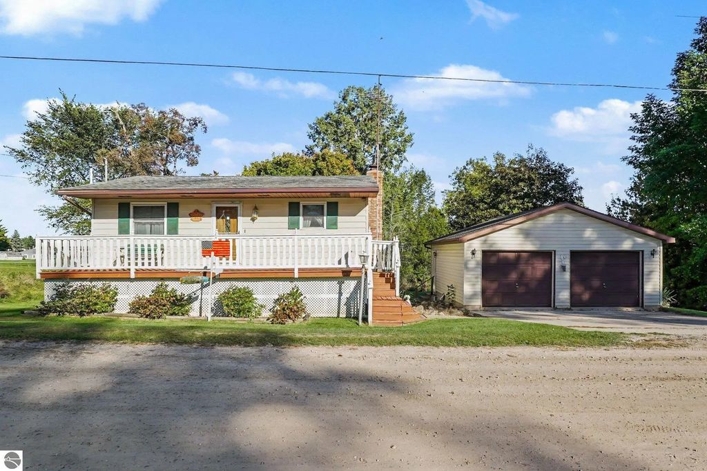 2372 Lake View Drive, Hale
