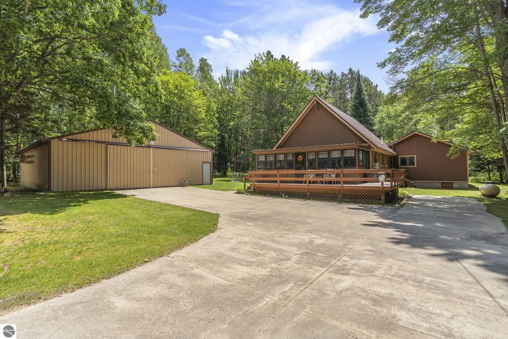 444 Se Lund Road, Fife Lake