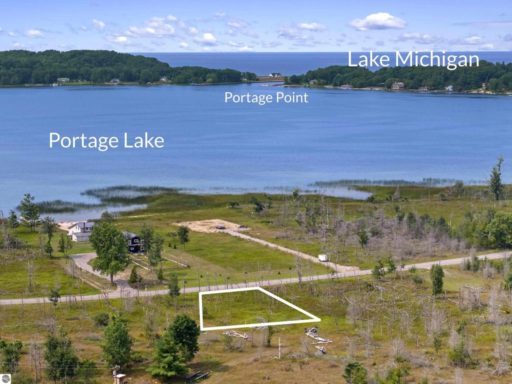 Lot 10 Fairway, Onekama