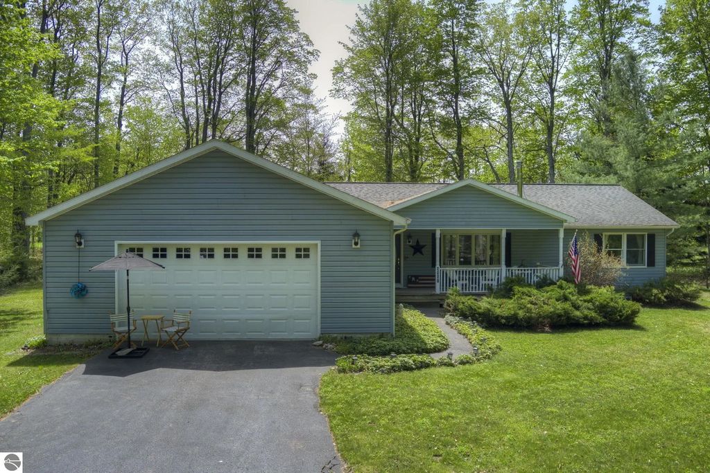 4451 S Hemlock Road, Cedar