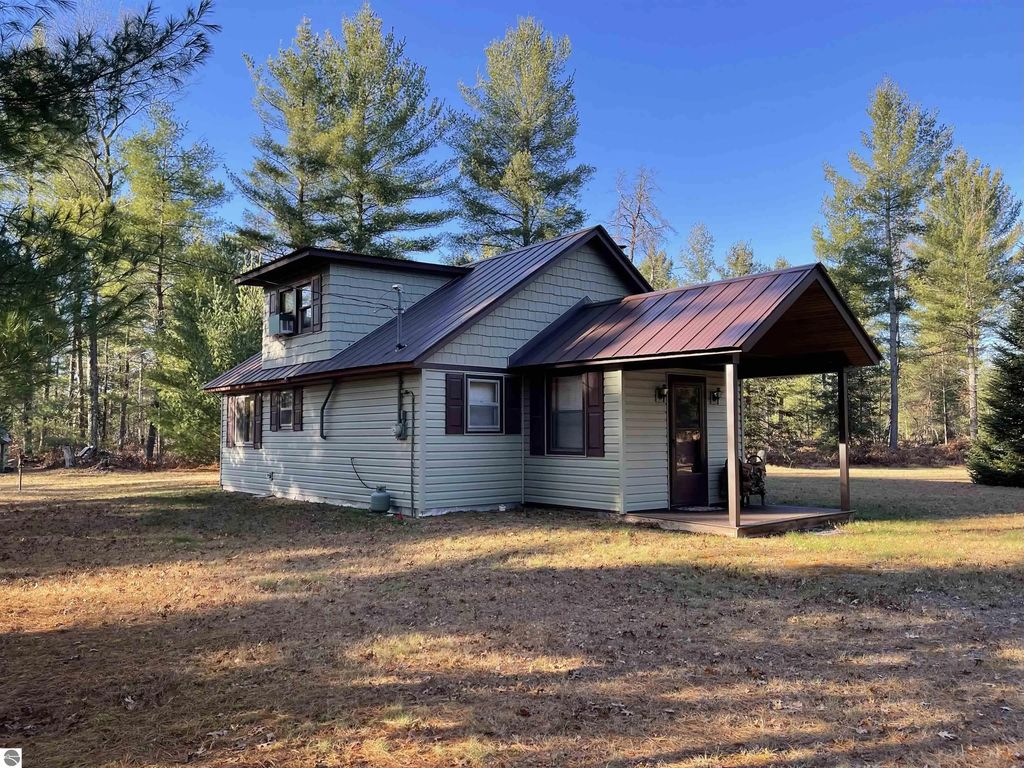 57 E Boehm Road, West Branch