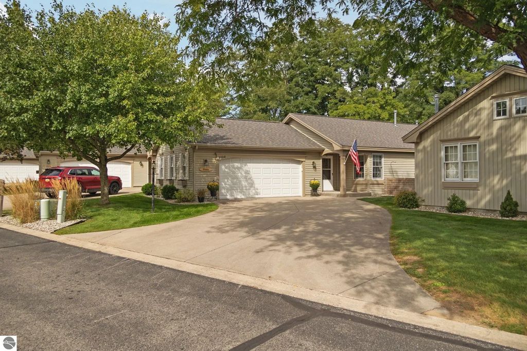 1108 Hemingway Lane, Traverse City