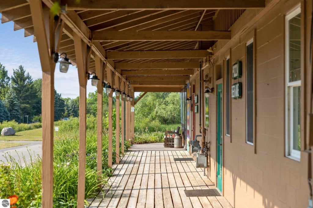 5046 S West Bay Shore, Suttons Bay