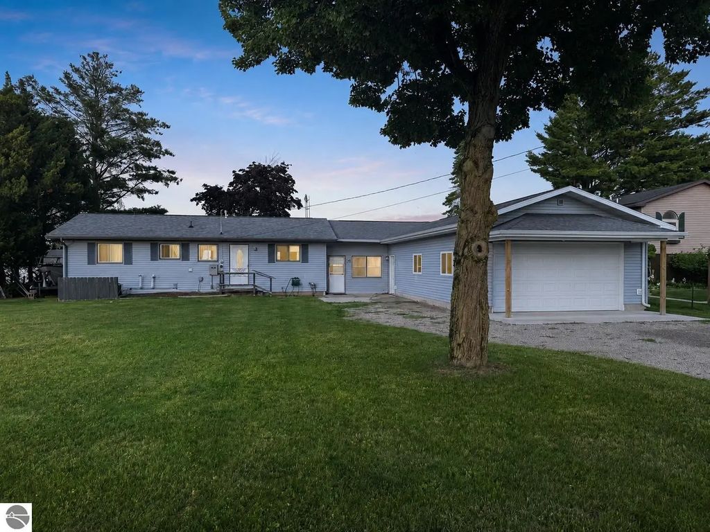 2383 Green Drive, Au Gres