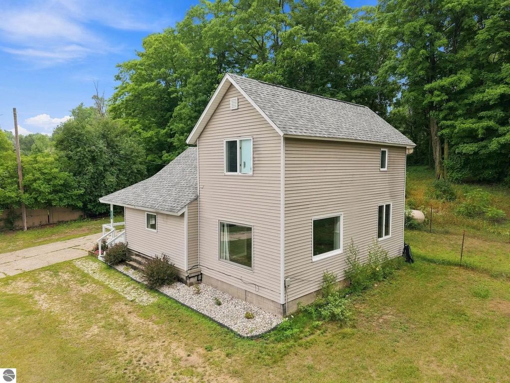 16767 3rd Street, Copemish