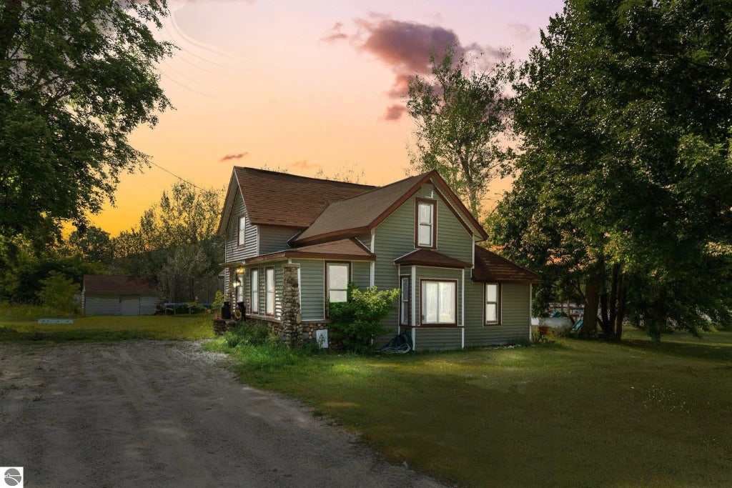 6531 N 35 Road, Manton