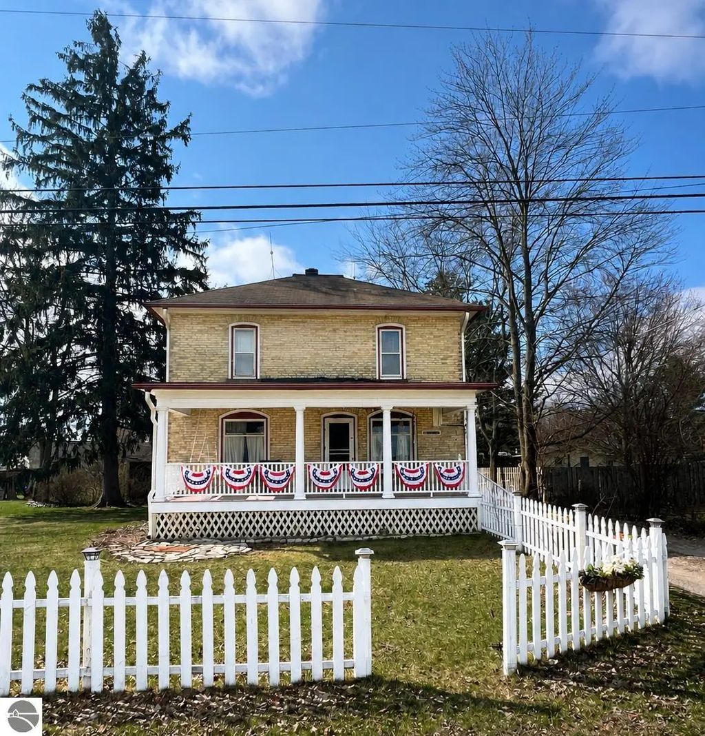 1926 E Broadway Street, Mt Pleasant
