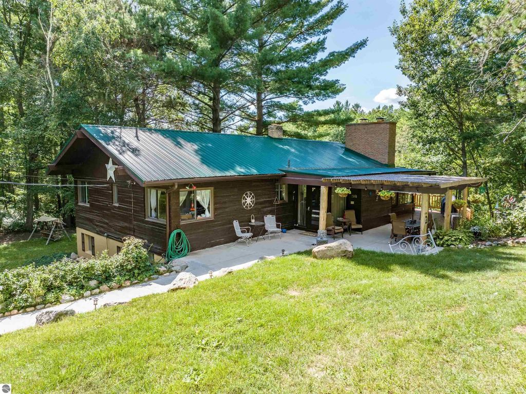 2861 Cemetery Road, Gladwin