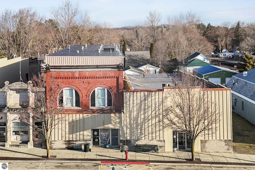 304 W Main Street, Manton