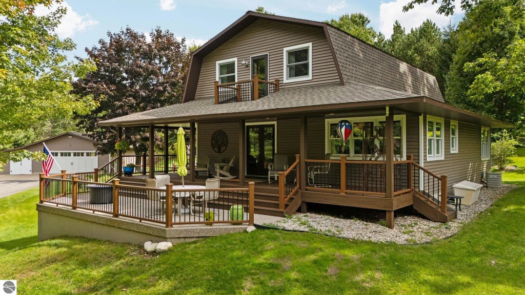 8975 S East Torch Lake Drive, Alden