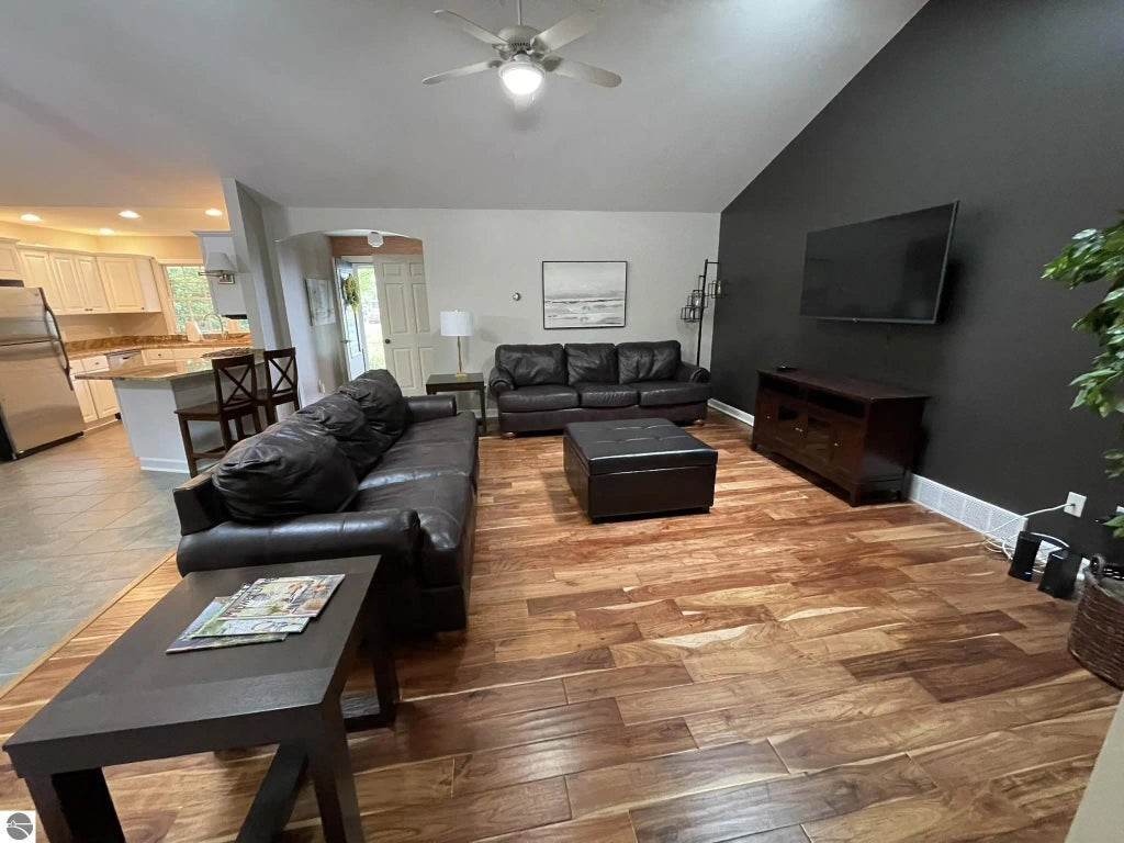 6417 E Harbor, Elk Rapids