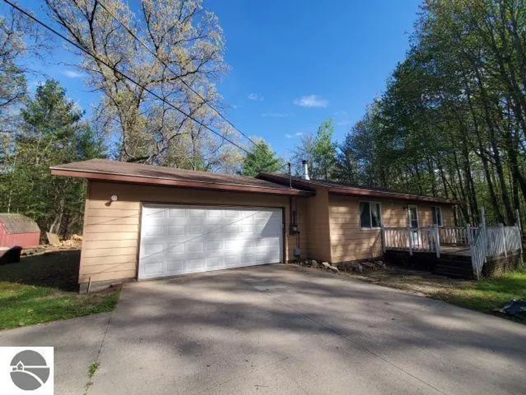 4022 Chippewa Trail, Hale