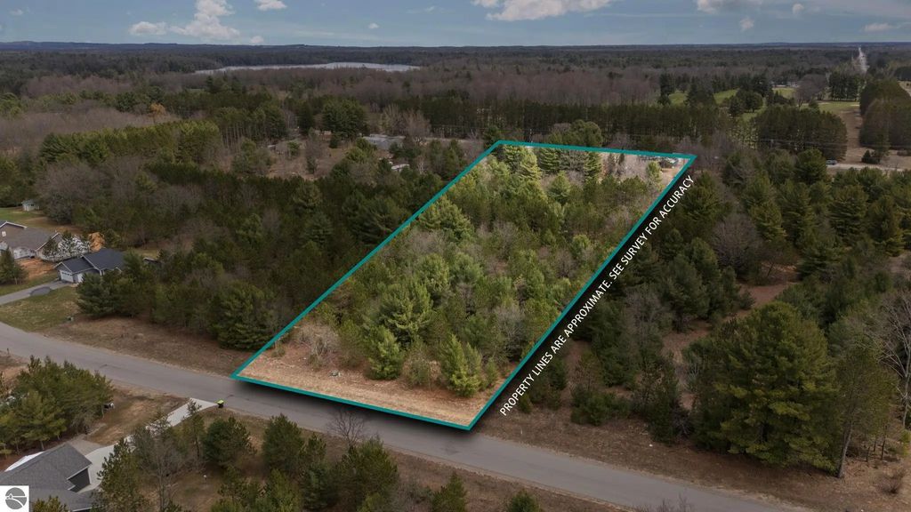 #2 Old Cabin Drive, Interlochen