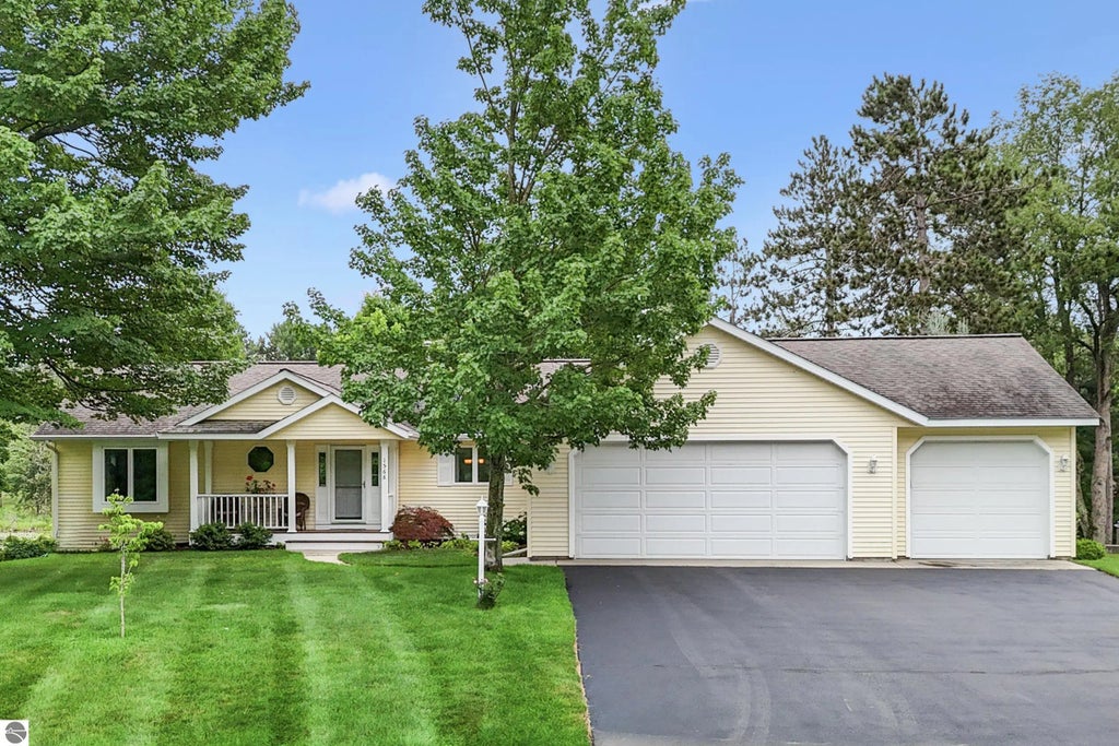 1568 Nightingale Lane, Kingsley