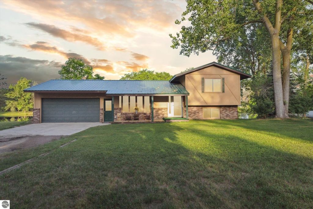 4888 W Jackson, Alma
