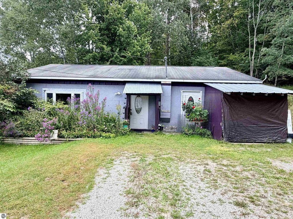 11867 Cedar Run Road, Traverse City