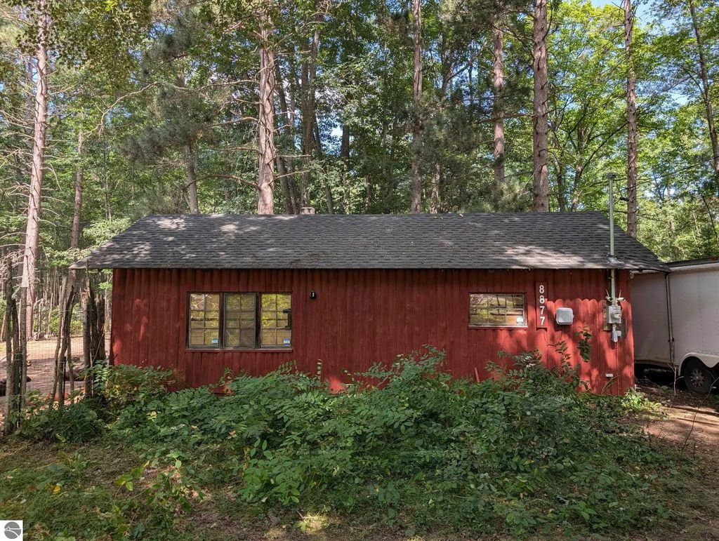 8877 E Gillow Road, Merritt