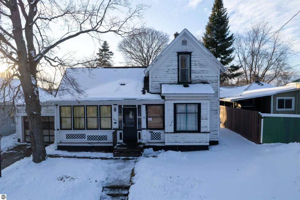 521 Bond Street, Cadillac