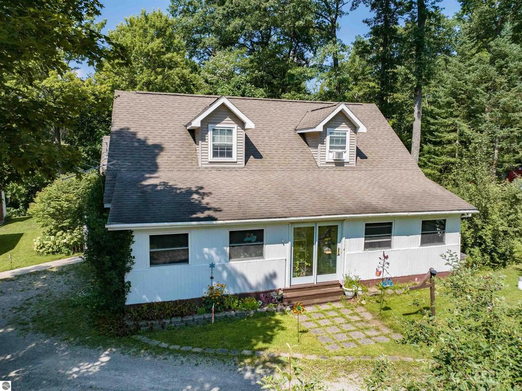 6970 Wickert Road, Hale