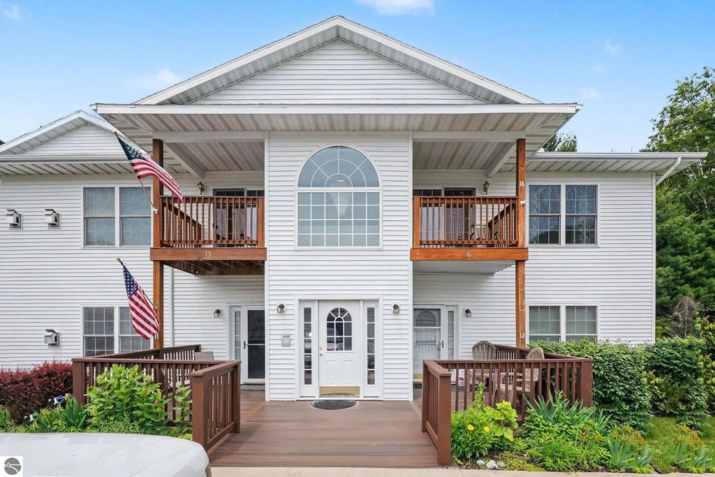 1025 E Lincoln, East Tawas
