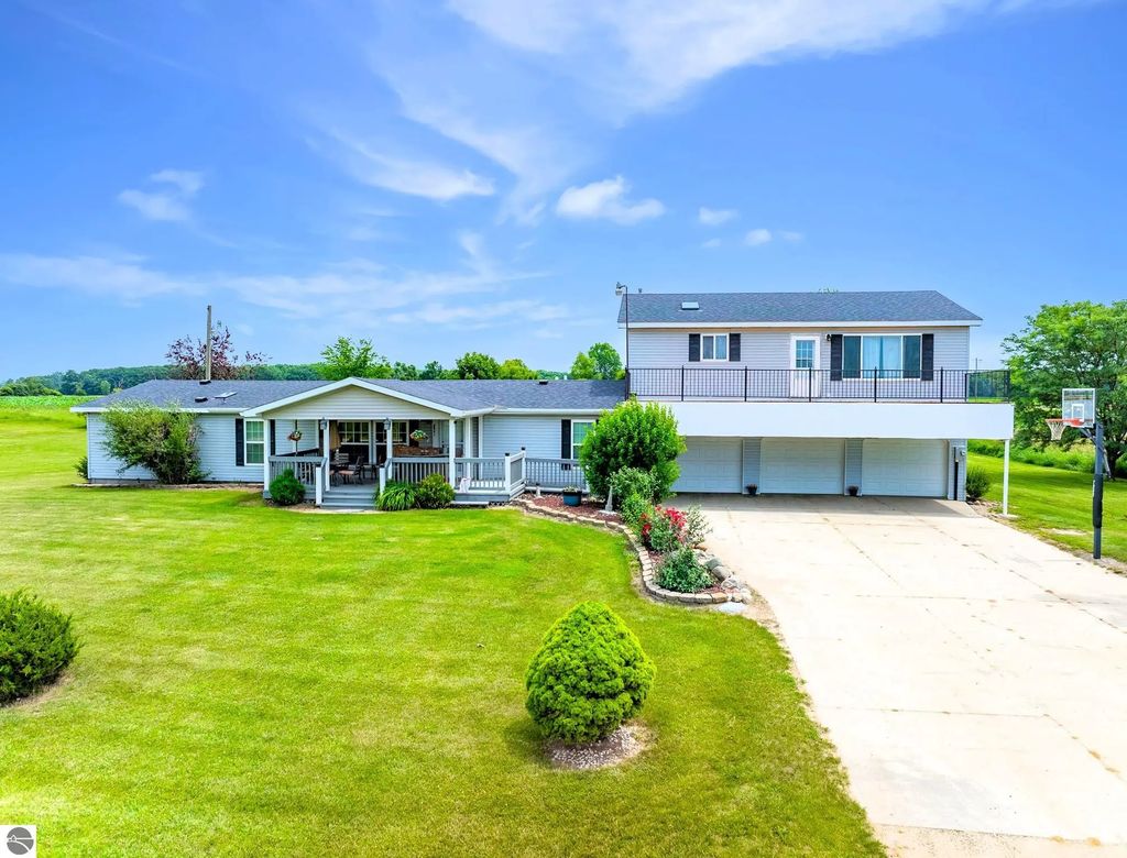 8941 S Mission Road, Mt Pleasant
