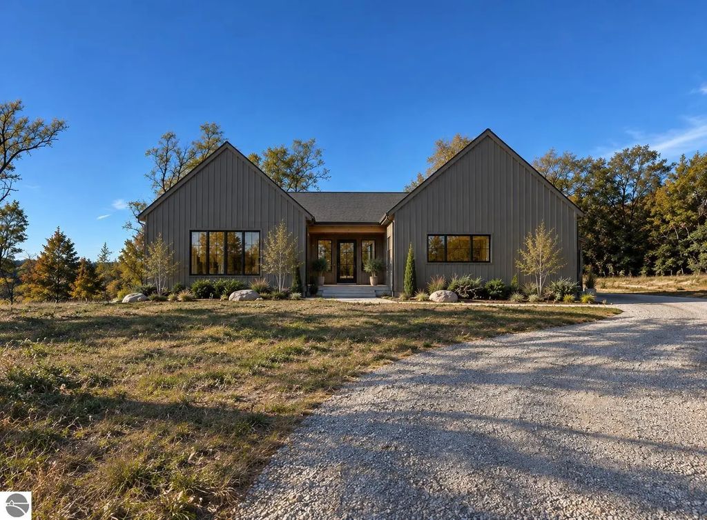 11934 S Karnes Road, Empire