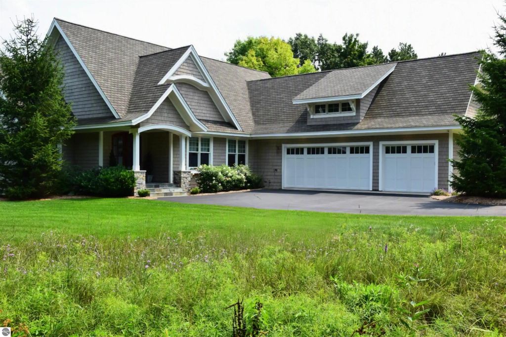 5554 S Spyglass Ridge Drive, Suttons Bay