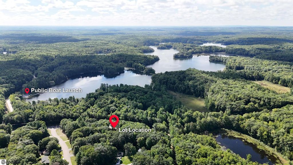 2999 N Arbutus Lake Road, Traverse City