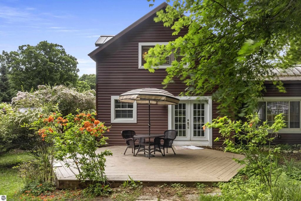 657 Crystal Avenue, Frankfort