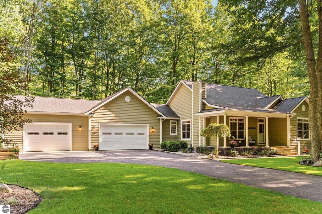 5265 Big Maple Court, Traverse City