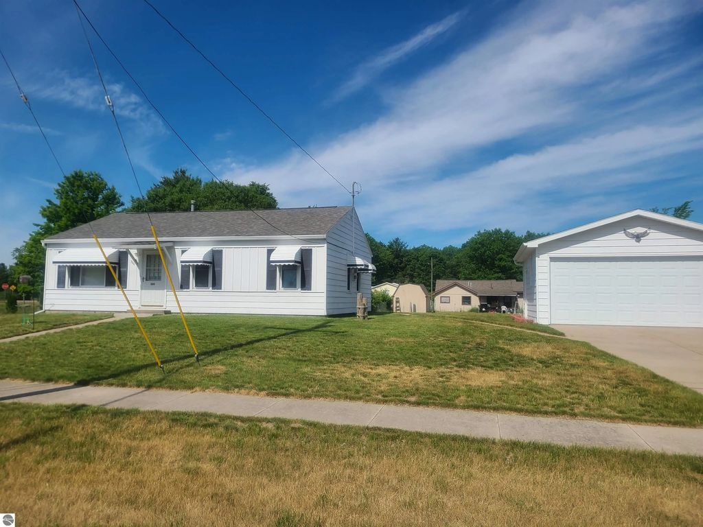 300 Sw State Street, Au Sable